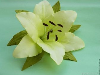 Πώς να φτιάξετε ένα κρίνο από χαρτί σε διαφορετικές τεχνικές: οδηγίες βήμα προς βήμα DIY, τα απαραίτητα εργαλεία και υλικά