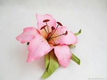 Πώς να φτιάξετε ένα κρίνο από χαρτί σε διαφορετικές τεχνικές: οδηγίες βήμα προς βήμα DIY, τα απαραίτητα εργαλεία και υλικά