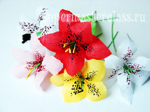 Χάρτινα λουλούδια: κρίνα