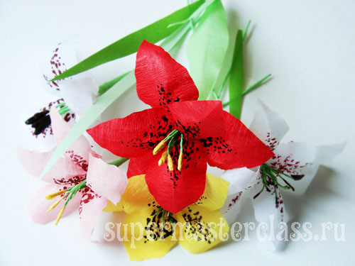 DIY κρίνα από χαρτί