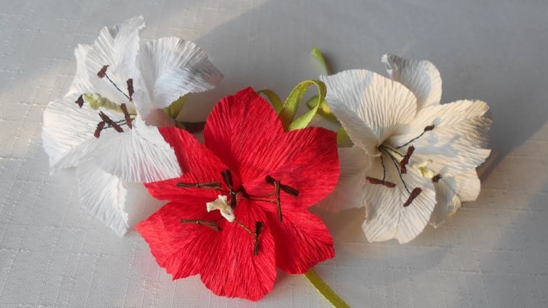 Πώς να φτιάξετε ένα κρίνο από χαρτί σε διαφορετικές τεχνικές: οδηγίες βήμα προς βήμα DIY, τα απαραίτητα εργαλεία και υλικά