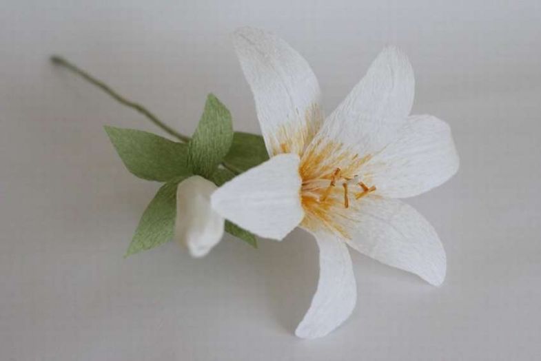 Πώς να φτιάξετε ένα κρίνο από χαρτί σε διαφορετικές τεχνικές: οδηγίες βήμα προς βήμα DIY, τα απαραίτητα εργαλεία και υλικά