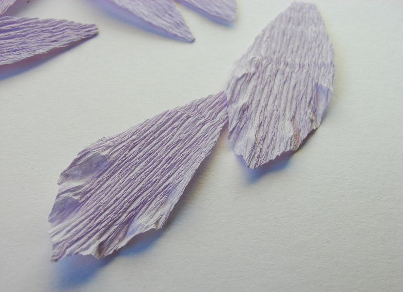 Πώς να φτιάξετε ένα κρίνο από χαρτί σε διαφορετικές τεχνικές: οδηγίες βήμα προς βήμα DIY, τα απαραίτητα εργαλεία και υλικά