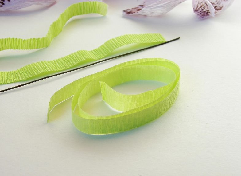 Πώς να φτιάξετε ένα κρίνο από χαρτί σε διαφορετικές τεχνικές: οδηγίες βήμα προς βήμα DIY, τα απαραίτητα εργαλεία και υλικά