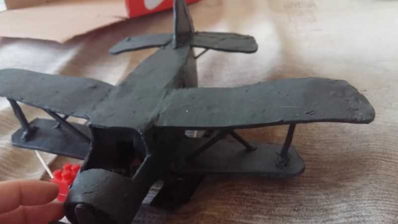 Πώς να φτιάξετε μια μακέτα στρατιωτικού εξοπλισμού με τα χέρια σας: βήμα προς βήμα οδηγίες, απαραίτητα υλικά, τα καλύτερα πρότυπα για κοπή και κόλληση