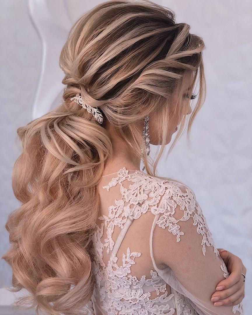 Kuinka tehdä muodikas ja kaunis kampaus uudelle vuodelle Uudenvuoden tyyli