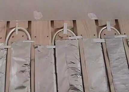 تركيب أرضية مائية على قاعدة خشبية تركيب أرضية مائية عائمة