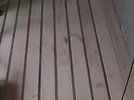 تحضير قاعدة خشبية لبناء أرضية ماء دافئ في منزل خاص أرضية ماء دافئ