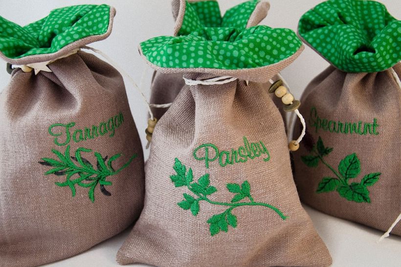 Kuinka ompele laukku siteillä - DIY -pussit lahjoja ja yrttejä varten