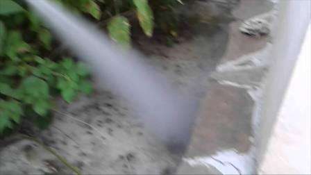 Nykyään markkinoilla on erityisiä myrkkyjä ampiaisia vastaan, joita laitetaan syötiksi, kunnes ampiaiset vihdoin lentävät pois pesästä. Cypermethrin- ja Actellic -ratkaisut ovat suosittuja.