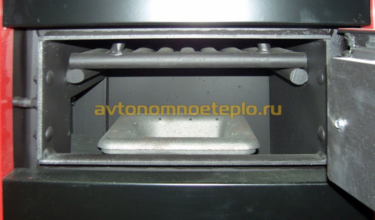 λέβητας με καύση άνθρακα με αυτόματη τροφοδοσία