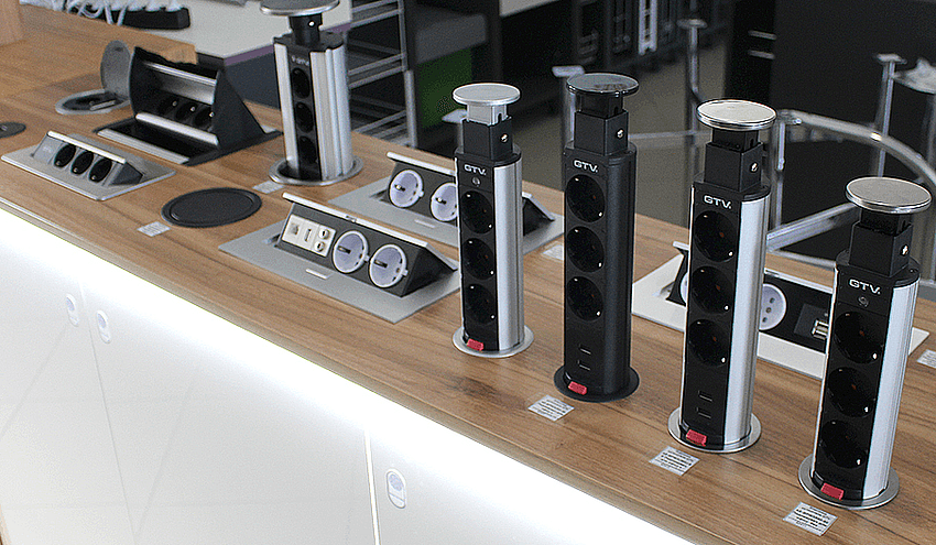 كيف هي مآخذ قابلة للسحب للكونترتوب وكيفية تثبيتها بنفسك