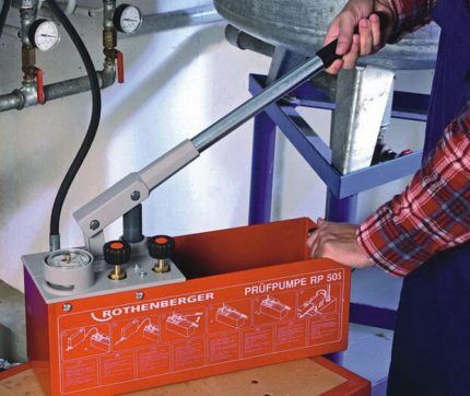 الضغط على دائرة الاتصال الضغط على دائرة الاتصال