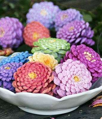 efterårshåndværk i haven nye varer - blomster fra kogler