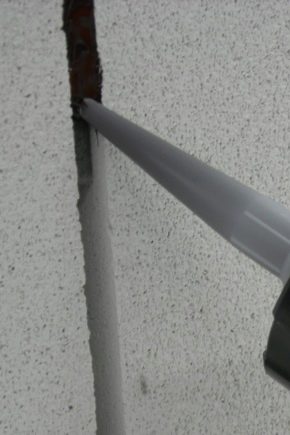 Какъв уплътнител се използва за запечатване на фуги в бетон?