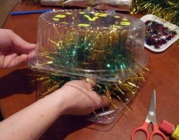 kuinka tehdä iso uudenvuoden kello seinälle