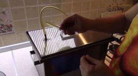 Nykyään kaupungin erikoisliikkeistä voit ostaa tehtaalla valmistetun savustetun savustamon.