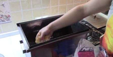 Polttoainekerros on noin kaksi senttimetriä paksu