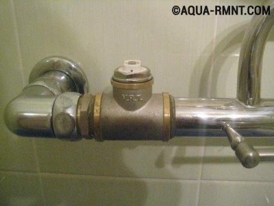 Ο γερανός του Μαγιέφσκι σε θερμαινόμενη ράγα πετσετών