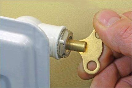 Γερανός με το κλειδί στο χέρι Μαγιέφσκι Γερανός με το κλειδί στο χέρι Μαγιέφσκι