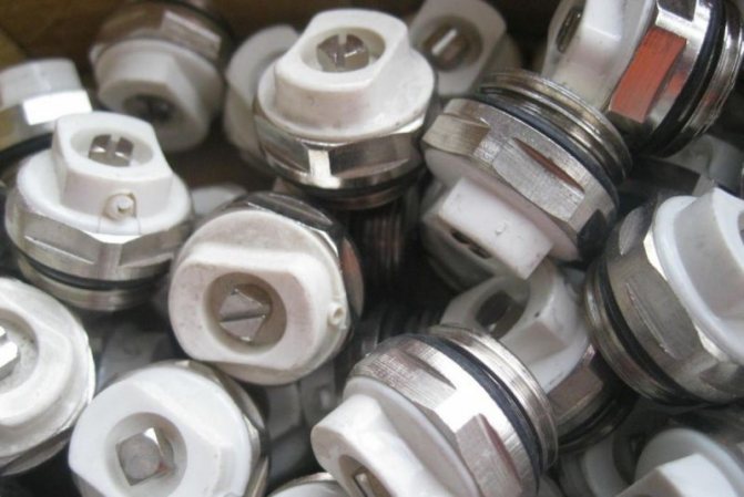 Γερανός Mayevsky: αρχή λειτουργίας, τύποι, σωστή εγκατάσταση