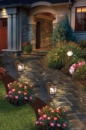 أفكار جميلة لتصميم المناظر الطبيعية لمنزل ريفي