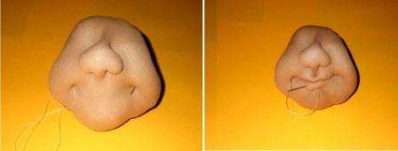 Το στόμα σχηματίζεται επίσης με ράμματα, ώστε να μπορείτε να προσαρμόσετε ανεξάρτητα το πλάτος του χαμόγελου. Πρώτα, σχηματίστε τις γωνίες των χειλιών με ράμματα και, στη συνέχεια, προχωρήστε στα ίδια τα χείλη. Κάθε φορά, θα πρέπει να οδηγείτε το νήμα στο πίσω μέρος του κεφαλιού. Μπορείτε να κρύψετε όλους τους κόμπους με τα μαλλιά μιας κούκλας ή ενός καπέλου.