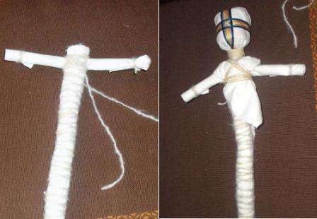 On aika aloittaa vartalon tekeminen. Tätä varten sinun on otettava kaksi kangaspalaa (vartalolle ja käsivarsille) ja rullattava niistä kaksi tiukkaa putkea.