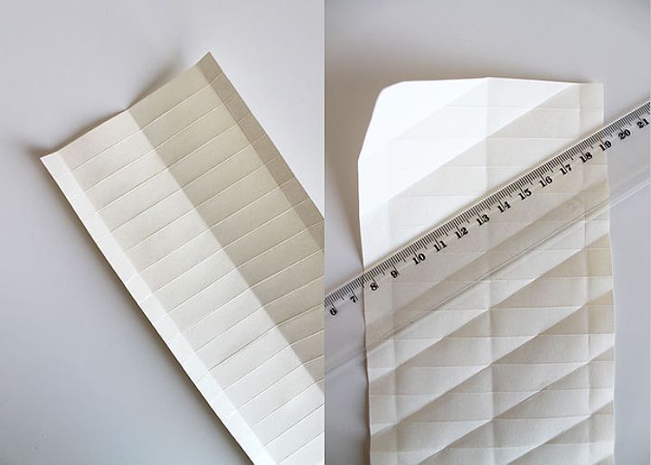 تجميع خطوة بخطوة لكرات عيد الميلاد ذات الثنيات الورقية