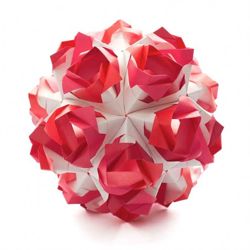 أمثلة صور Kusudama: ما هو - كيفية صنع كرة معيارية سحرية من الورق بيديك ، مخططات لتجميع زهور الأوريغامي