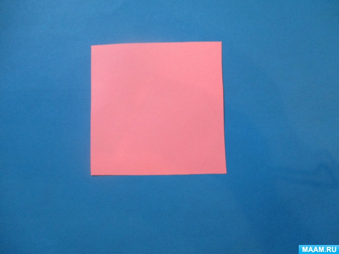 أمثلة صور Kusudama: ما هو - كيفية صنع كرة معيارية سحرية من الورق بيديك ، مخططات لتجميع زهور الأوريغامي