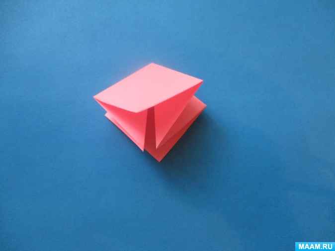 أمثلة صور Kusudama: ما هو - كيفية صنع كرة معيارية سحرية من الورق بيديك ، مخططات لتجميع زهور الأوريغامي