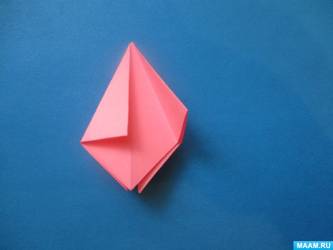 أمثلة صور Kusudama: ما هو - كيفية صنع كرة معيارية سحرية من الورق بيديك ، مخططات لتجميع زهور الأوريغامي