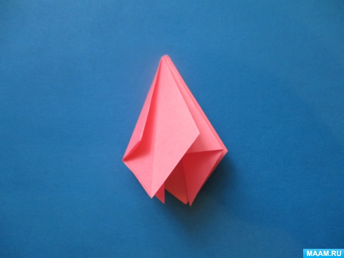 أمثلة صور Kusudama: ما هو - كيفية صنع كرة معيارية سحرية من الورق بيديك ، مخططات لتجميع زهور الأوريغامي