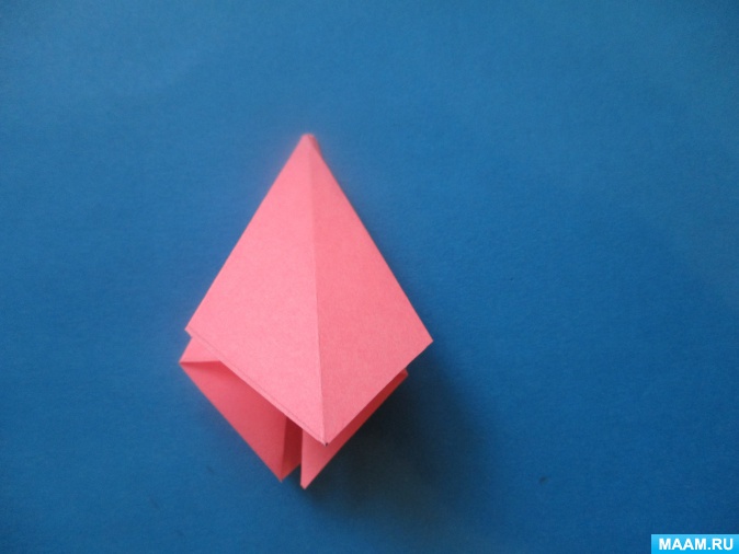 أمثلة صور Kusudama: ما هو - كيفية صنع كرة معيارية سحرية من الورق بيديك ، مخططات لتجميع زهور الأوريغامي