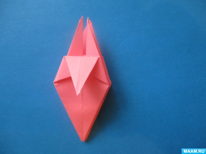 أمثلة صور Kusudama: ما هو - كيفية صنع كرة معيارية سحرية من الورق بيديك ، مخططات لتجميع زهور الأوريغامي