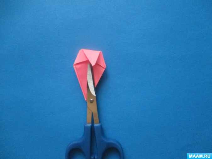 أمثلة صور Kusudama: ما هو - كيفية صنع كرة معيارية سحرية من الورق بيديك ، مخططات لتجميع زهور الأوريغامي