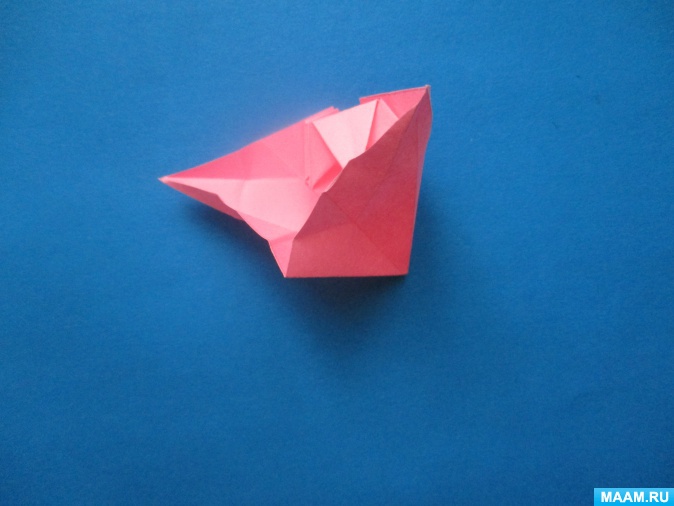 أمثلة صور Kusudama: ما هو - كيفية صنع كرة معيارية سحرية من الورق بيديك ، مخططات لتجميع زهور الأوريغامي