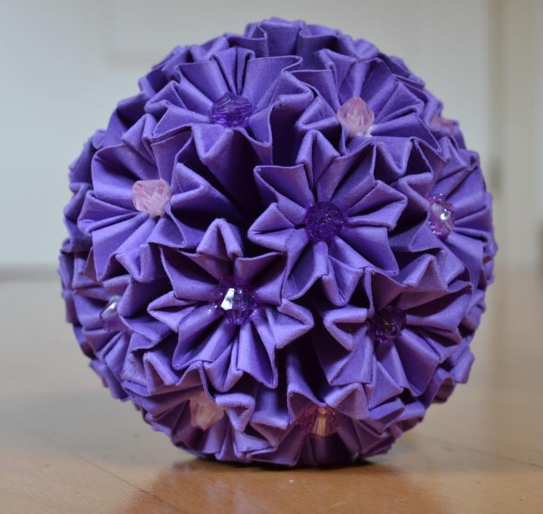 Kusudama: vaihtoehdot, valokuvakaaviot kusudama -pallojen tekemiseksi paperista