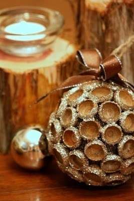 Teemme joulupallot omin käsin koristamaan joulukuusi Joulupallo tammenterhoja