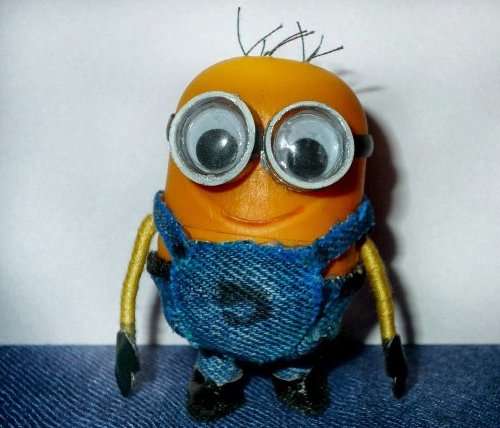 kätyreiden tekeminen ystävällisemmistä on hyvin yksinkertaista. Nyt. Lapsesi kerää paitsi Kinder Surprise -kakkuja ja suklaata myös munia käsityönä käytettäväksi. Käsityöt sarjakuvien ja satujen hahmoista