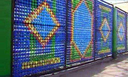 Hegndekoration med plastbetræk