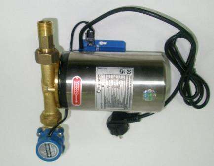 Čerpadlo je automatické. Ovládanie tohto zariadenia je založené na prietokovom senzore. Čerpadlo začne pracovať, akonáhle sa kohútik otvorí a začne tiecť voda. Keď je zatvorený, zariadenie prestane fungovať.