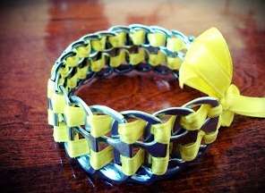 Lopuksi nauha on sidottava solmuun.