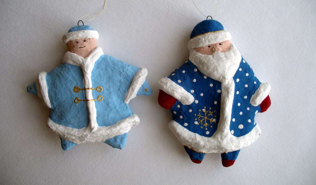 Useita mestarikursseja joulukuusenkoristeiden luomiseen puuvillasta puuvillasta valmistetut lelut puulle