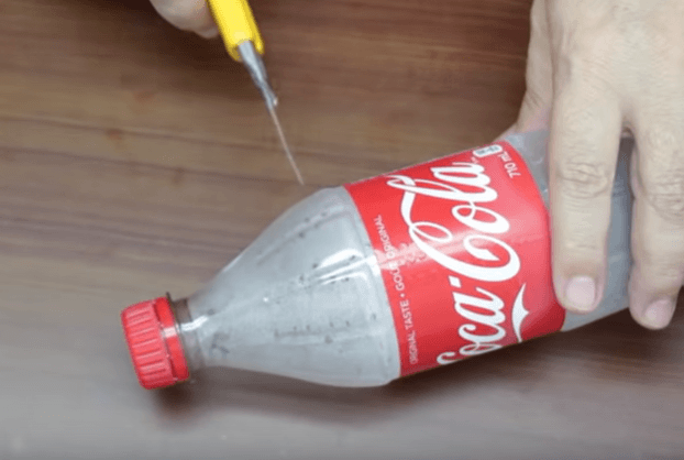 Uusia esineitä uudenvuoden käsityömaailmasta yksinkertaisia pulloaskarteluja