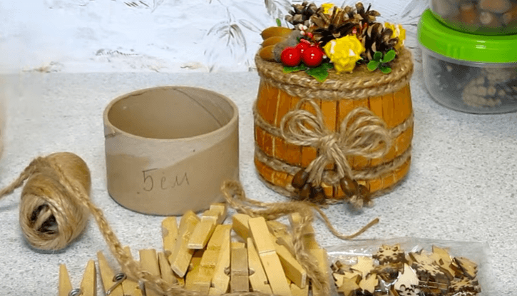 Uusia esineitä uudenvuoden käsityömaailmasta joulupasta -käsitöitä