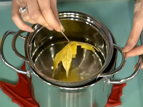 sisustus kuivista lehdistä