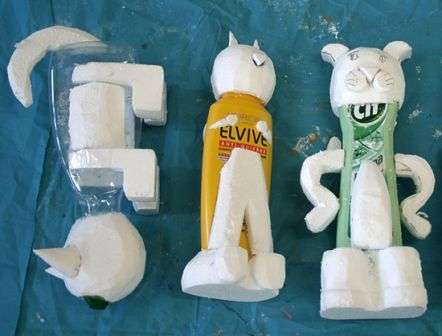 Papier-mâché -tekniikkaa käyttävät eläinten käsityön aihiot voidaan valmistaa shampoosta ja vaahtopulloista.