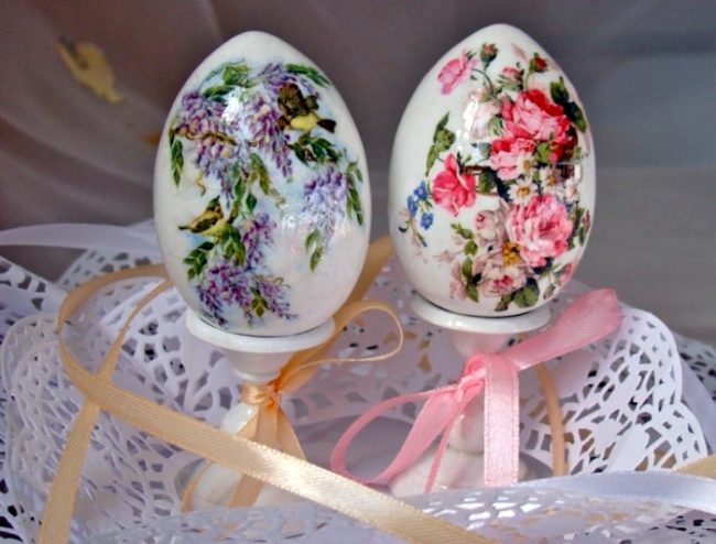 Pääsiäismuna - ideoita pääsiäismunien koristeluun sekä käsityöideoita munien muodossa eri toteutustekniikoissa